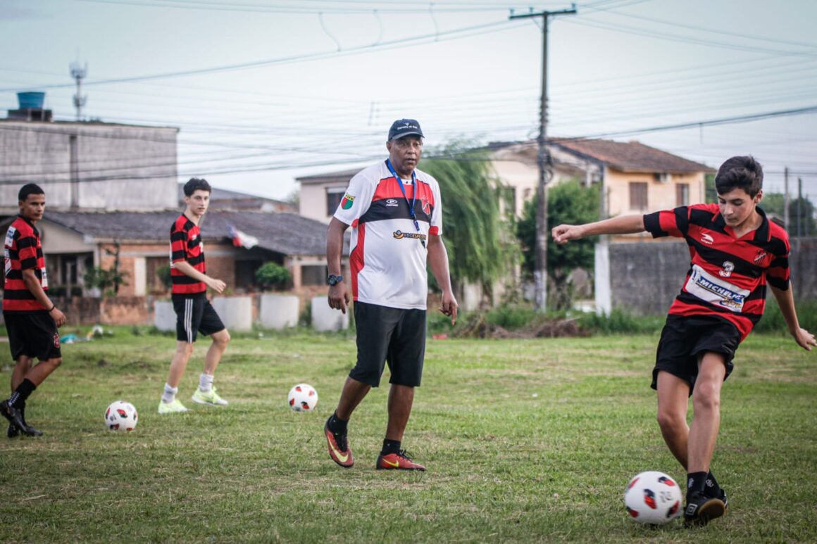 Paulista realizará peneira de campo para competições regionais Paulista realizará peneira de campo para competições regionais